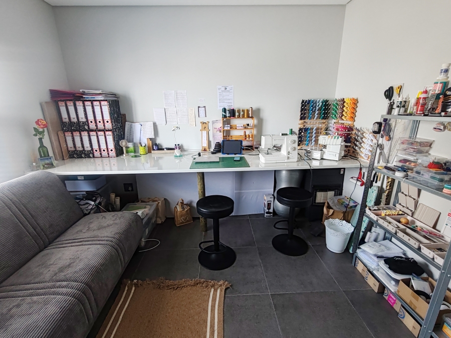 3 Bedroom Property for Sale in Hoogland Western Cape